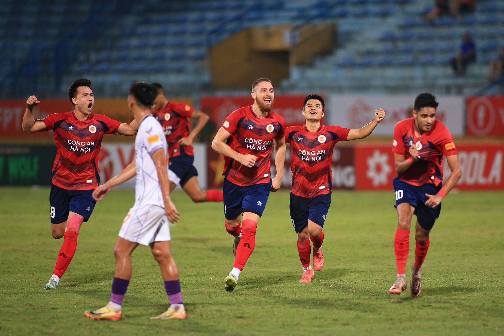 Bùi Hoàng Việt Anh giúp CLB CAHN lần đầu đạt chỉ số này tại VLeague 5